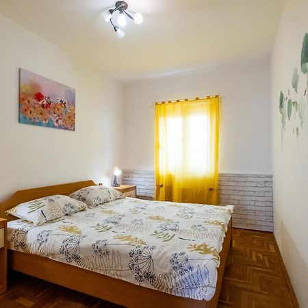 Apartment Ana Pula Exterior photo